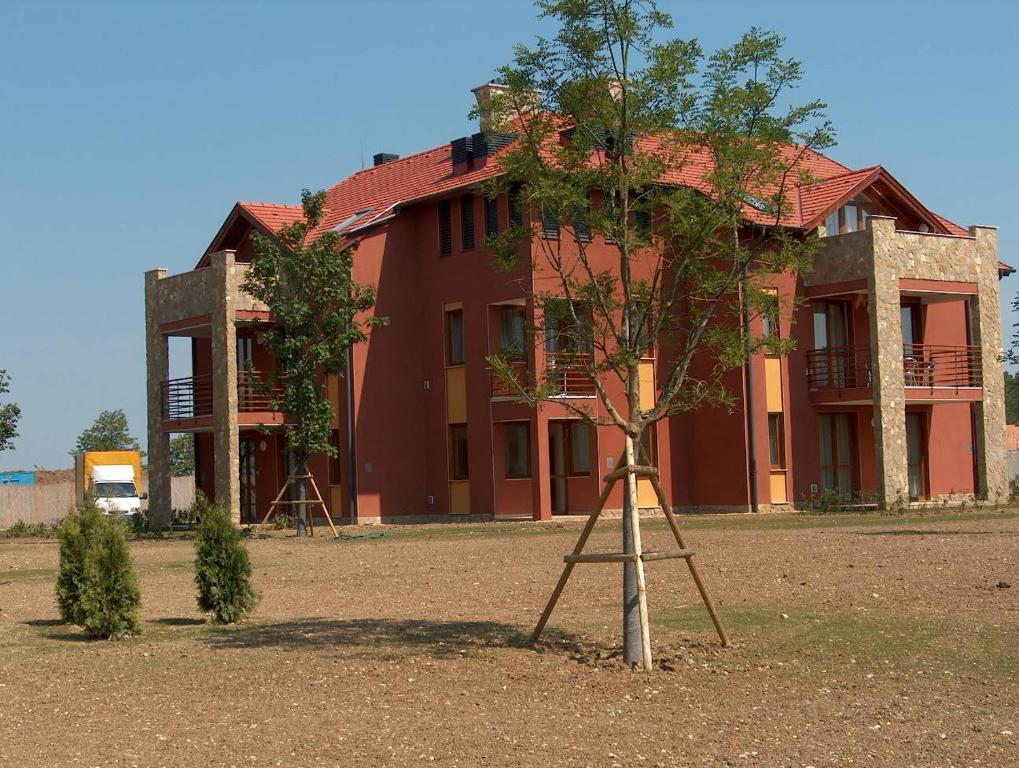 Albatros Apartman Apartamento Bük Exterior foto